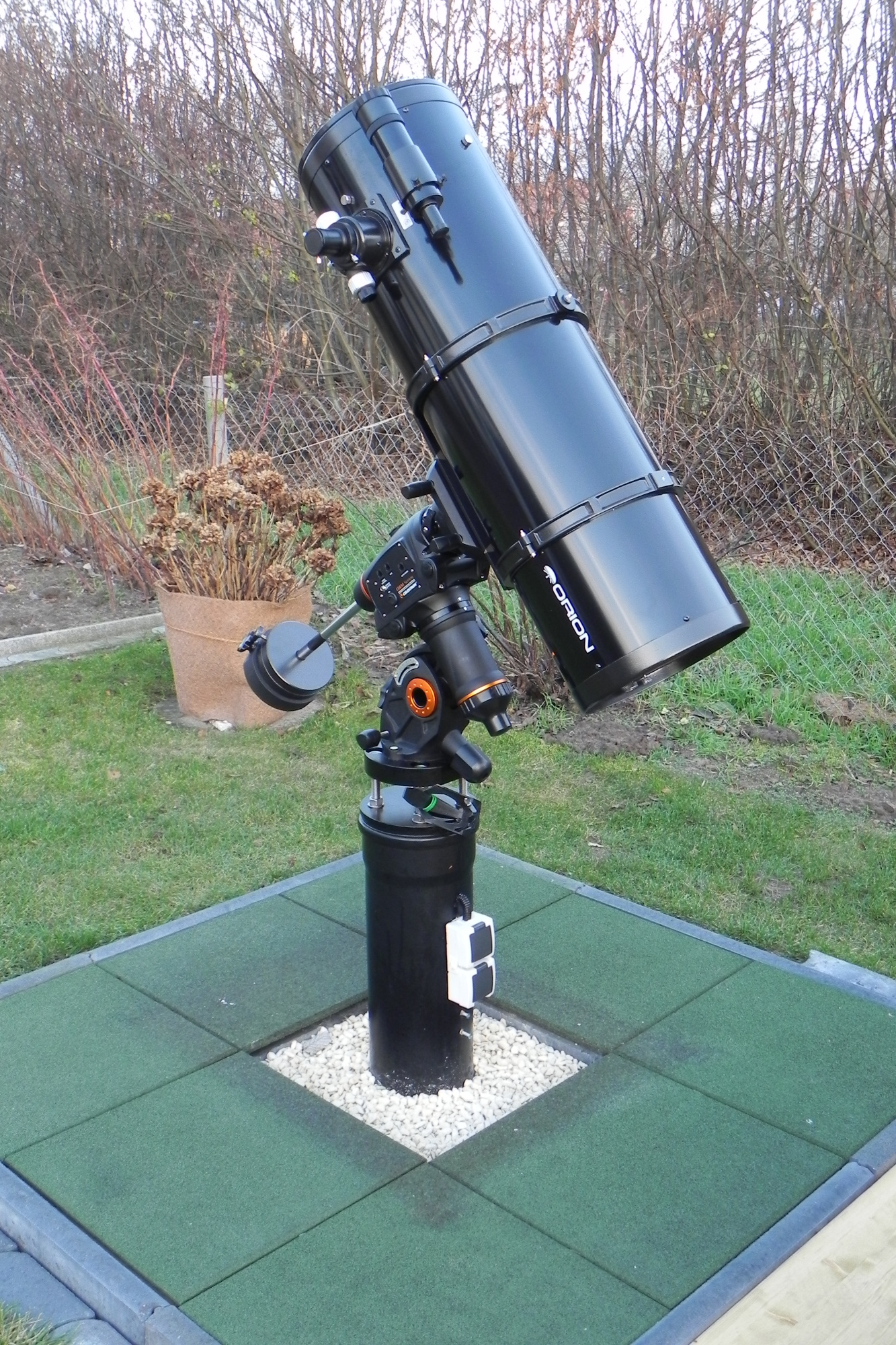 Orion Newton-Astrograf 10-Zoll