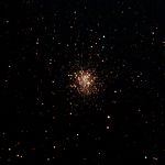 Messier 22: Der König der Kugelsternhaufen der nördlichen Hemisphäre (Deklination -24°) Kugelsternhaufen M22